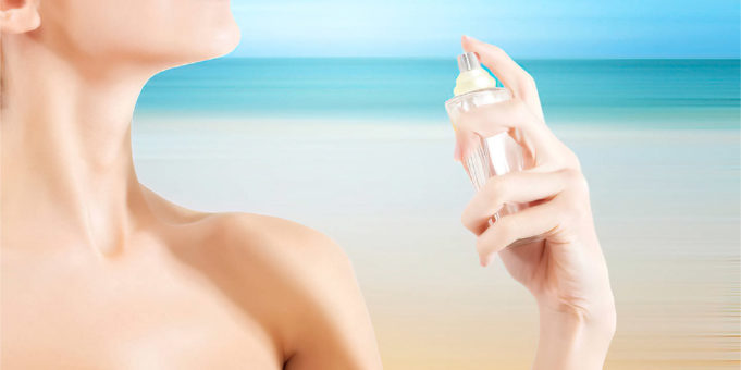 Pode ou não pode usar perfume na praia?